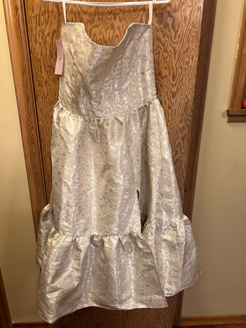 V. Chapman Strapless Silver-White Brocade Dress